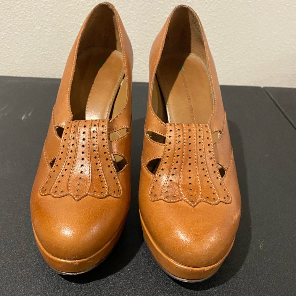 Anthropologie Schuler and Sons Philadelphia heels sz 6.5 B